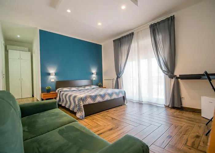 Hub Ferroviario - 12 Posti Letto Per Il Tuo Gruppo A Napoli Con Wifi E Netflix Bed and Breakfast